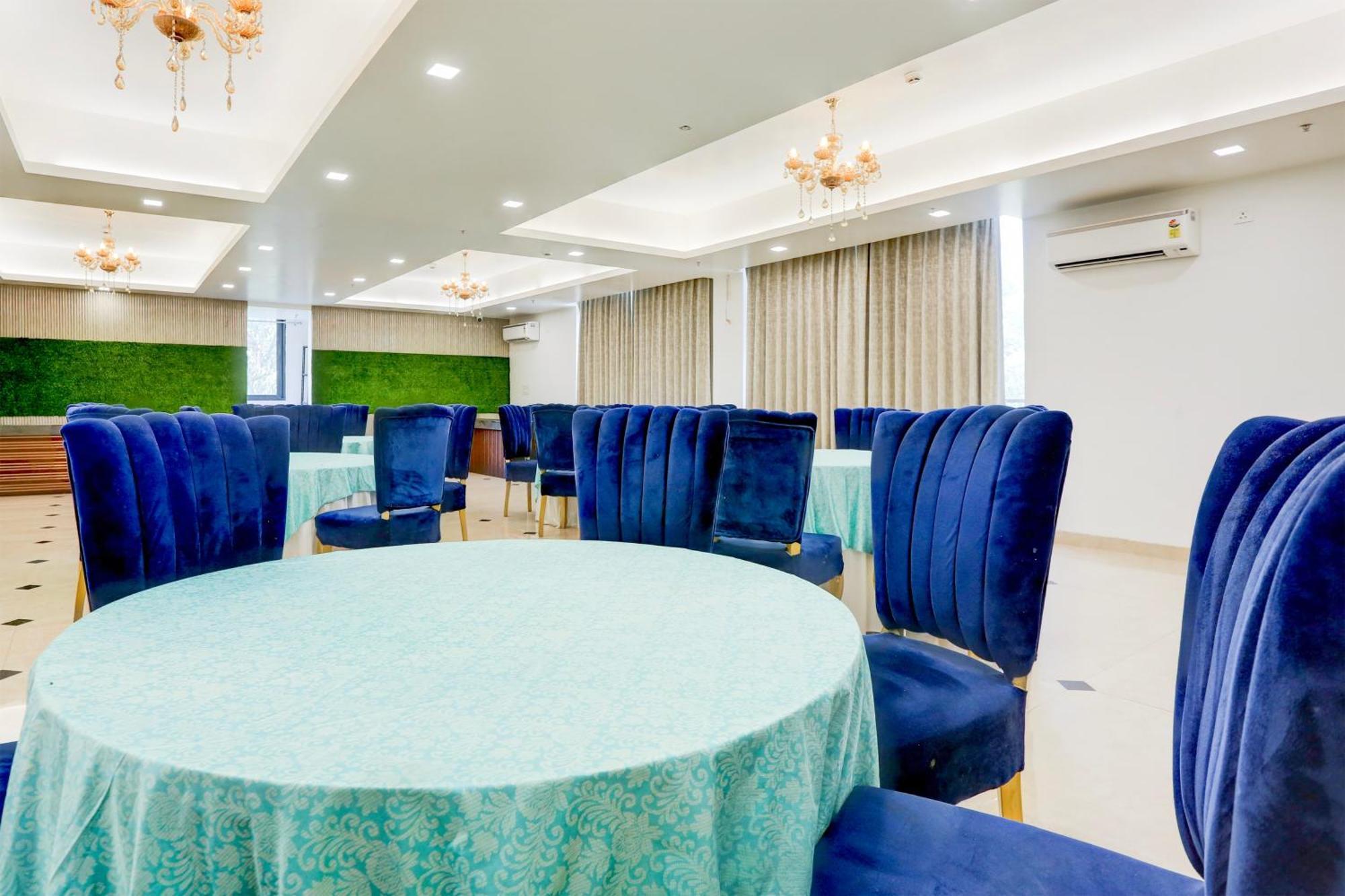 Palette Calista Premium Resort Samalkha Ngoại thất bức ảnh